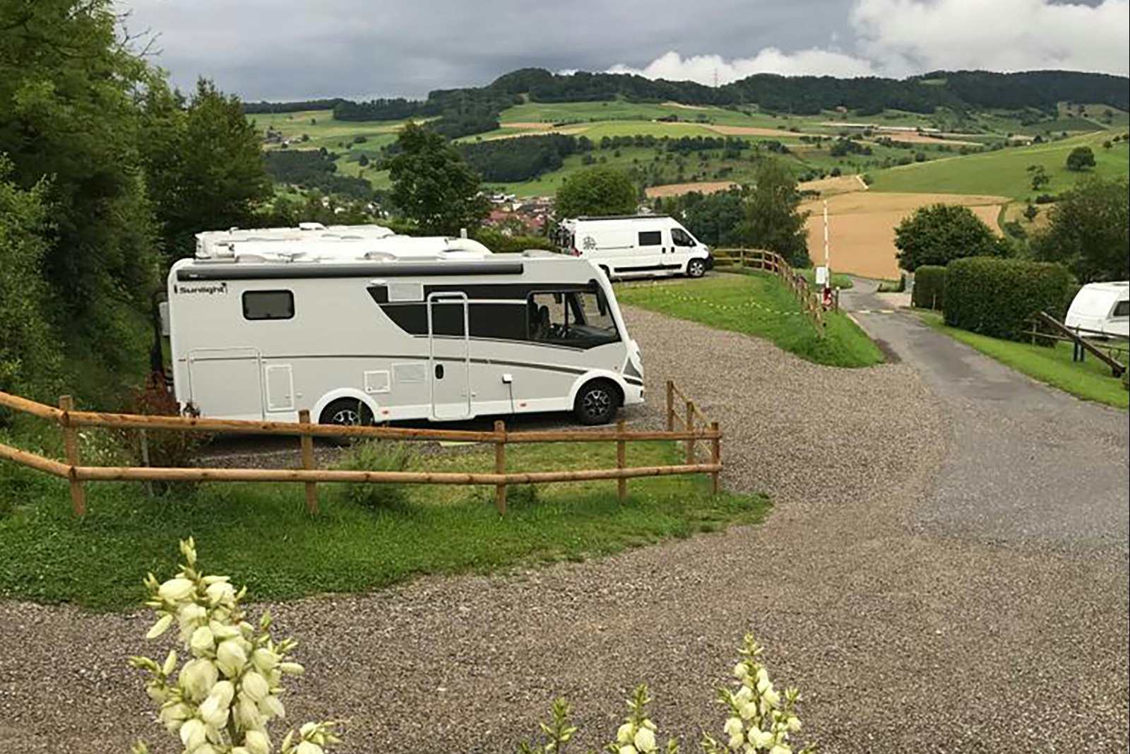 Camping Waldesruh - Blick auf die Stellplätze auf dem Campingplatz