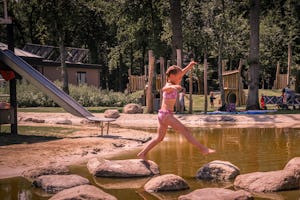 Camping Wedderbergen - Wasserspielplatz für Kinder auf dem Campingplatz