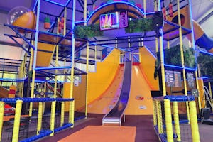 Camping Wedderbergen - Indoor-Spielplatz für Kinder auf dem Campingplatz