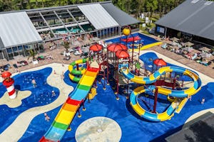 Camping Wedderbergen - Luftaufnahme des Wasserspielplatzes auf dem Campingplatz