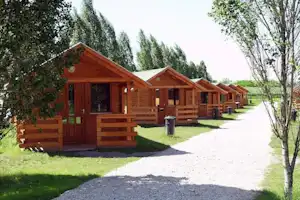 Camping WF Szabadidöpark - Mobilheime vom Campingplatz mit Veranden