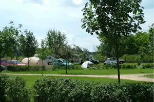 Camping WF Szabadidöpark - Wohnwagen- und Zeltstellplatz vom Campingplatz im Grünen