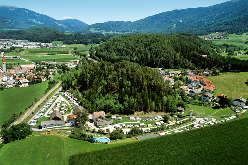 Camping Wildberg - Luftaufnahme auf den Campingplatz und die umliegenden Ortschaften