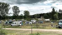 Camping Wilde Heimat - Wohnmobil- und  Wohnwagenstellplätze auf der Wiese