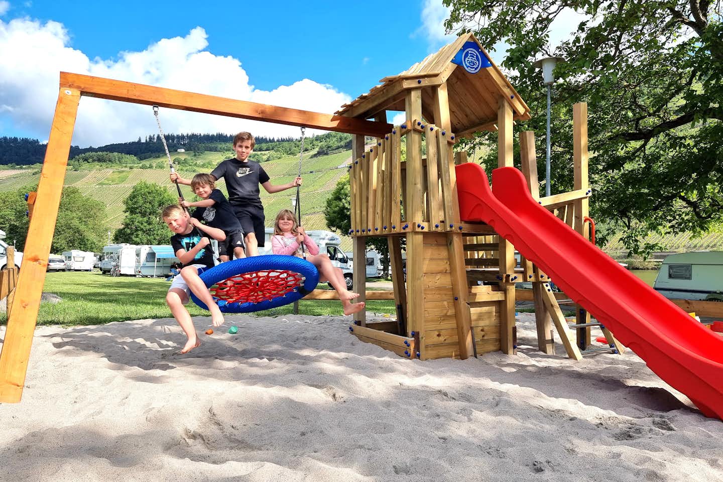 Camping Wolf - Kinderspielplatz mit Klettergerüst