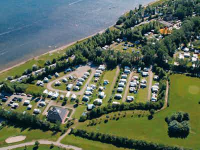 Camping Wulfener Hals  -  Campingplatz auf Fehmarn an der Ostsee aus der Vogelperspektive
