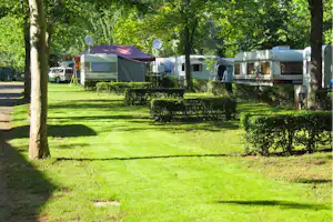 Camping Yacht - Standplätze auf der Wiese auf dem Campingplatz