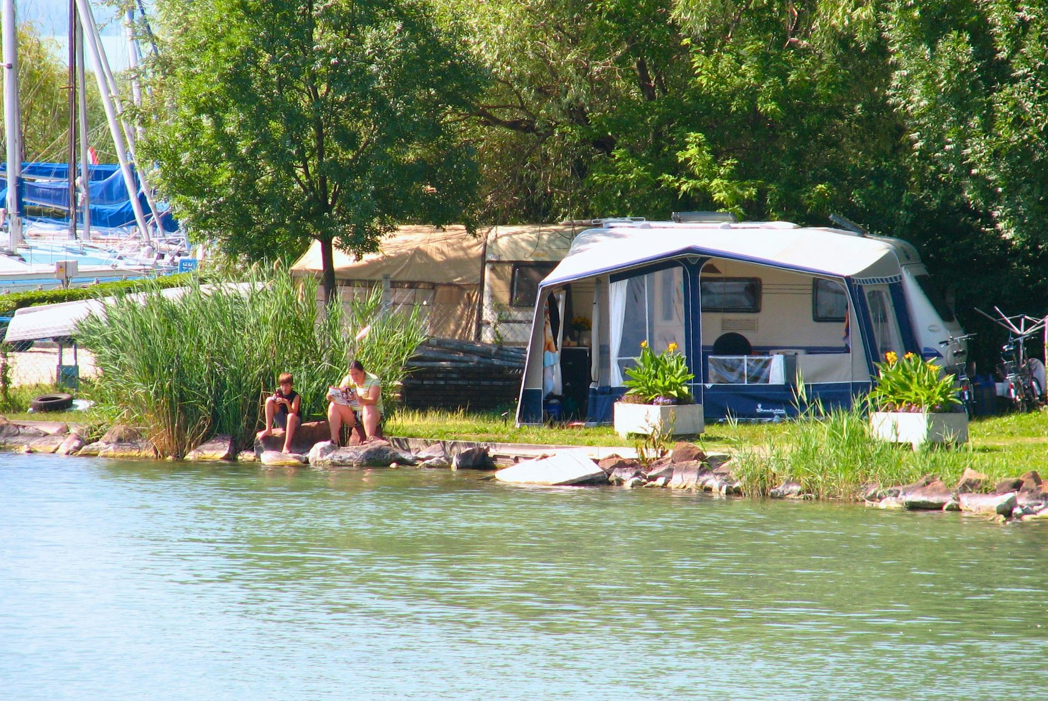 Camping Yacht - Standplätze direkt am Wasser