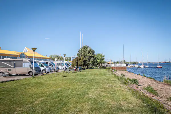 Camping & Yachts