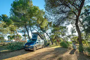 Camping Avignon Parc - Ciela Village Camping Yelloh! Village Avignon Parc**** - Stellplatz auf dem Campingplatz