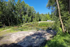 Camping Zacisze - Teich am Campingplatz