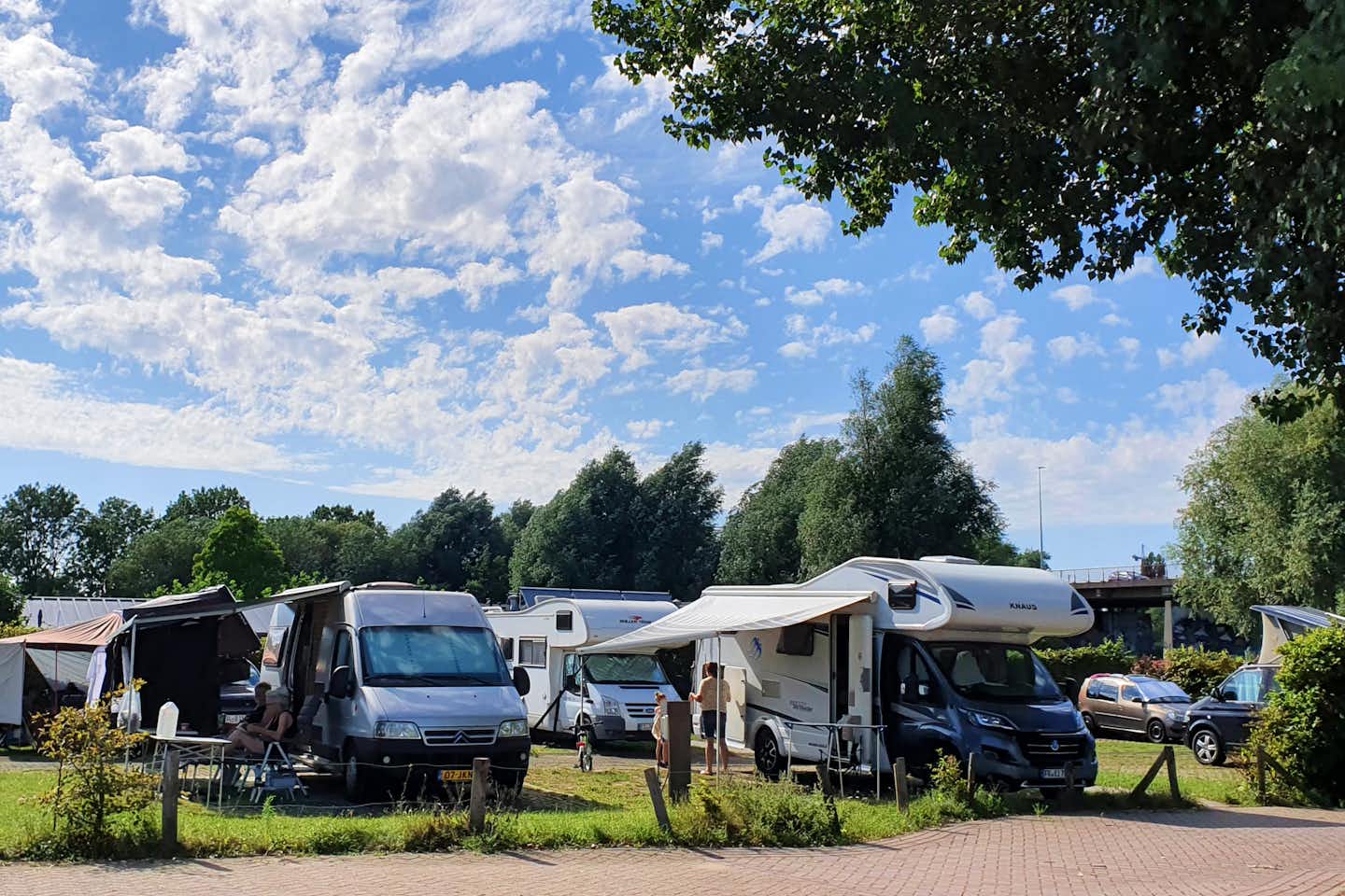 Camping Zeeburg - Stellplätze