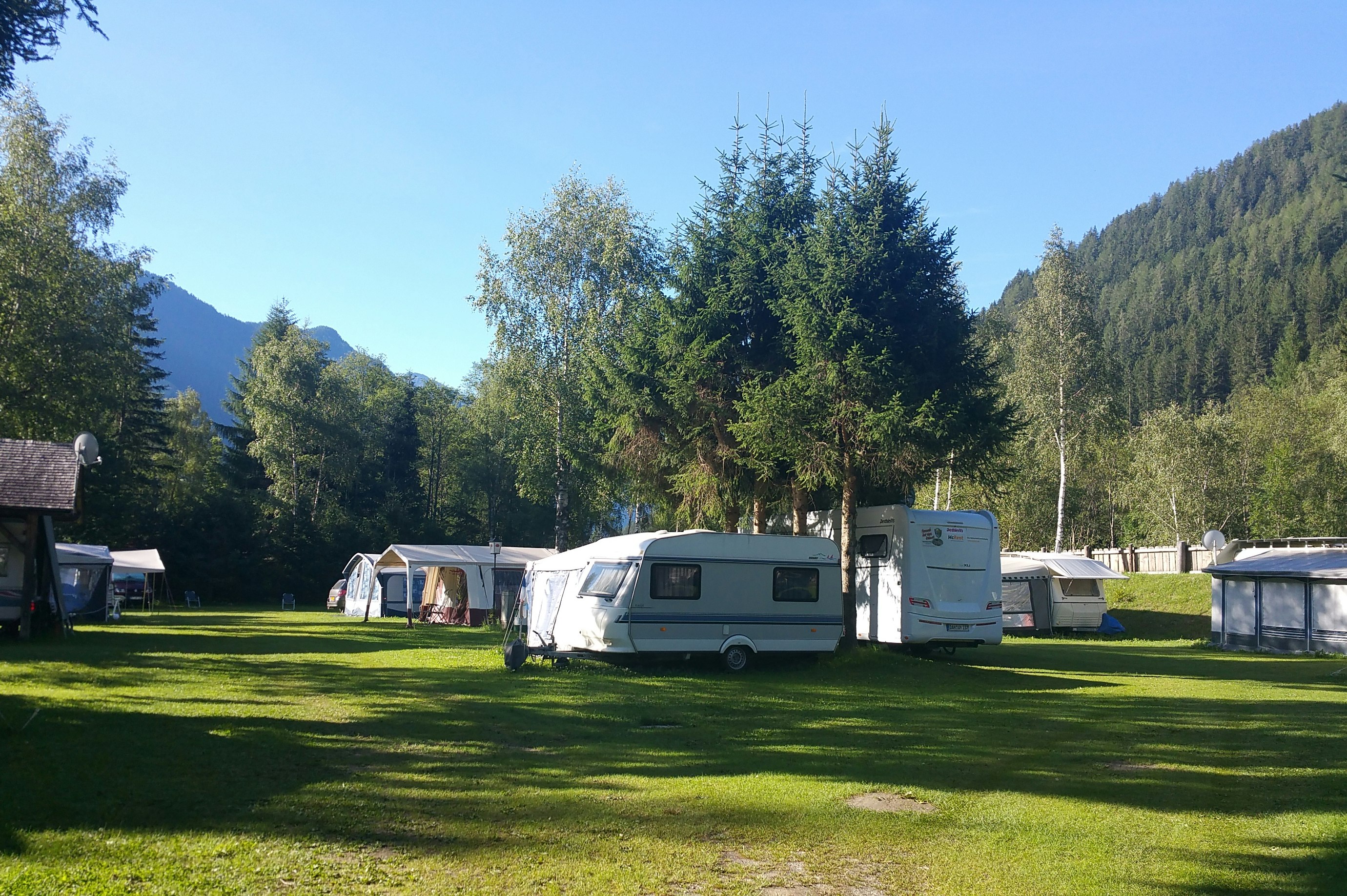 Camping Zirknitzer - Wohnmobil- und Wohnwagenstandplätze auf der Wiese