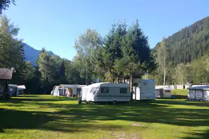 Camping Zirknitzer - Wohnmobil- und Wohnwagenstandplätze auf der Wiese