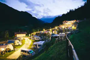 Camping Zögghof - Blick auf den Campingplatz am Abend