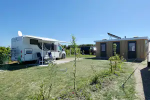 Ardoer Camping Zonneweelde - Stellplatz auf der Wiese