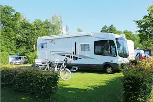 Camping Zum Oertzewinkel - Wohnmobilstellplätze im Grünen auf dem Campingplatz