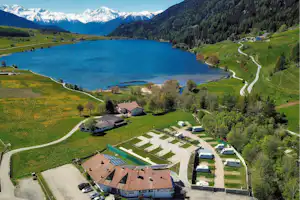 Camping zum See - Luftaufnahme des Campingplatzes am See
