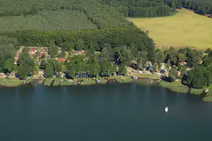 Camping Zwenzower Ufer - Campingplatz am Großen Labussee aus der Vogelperspektive