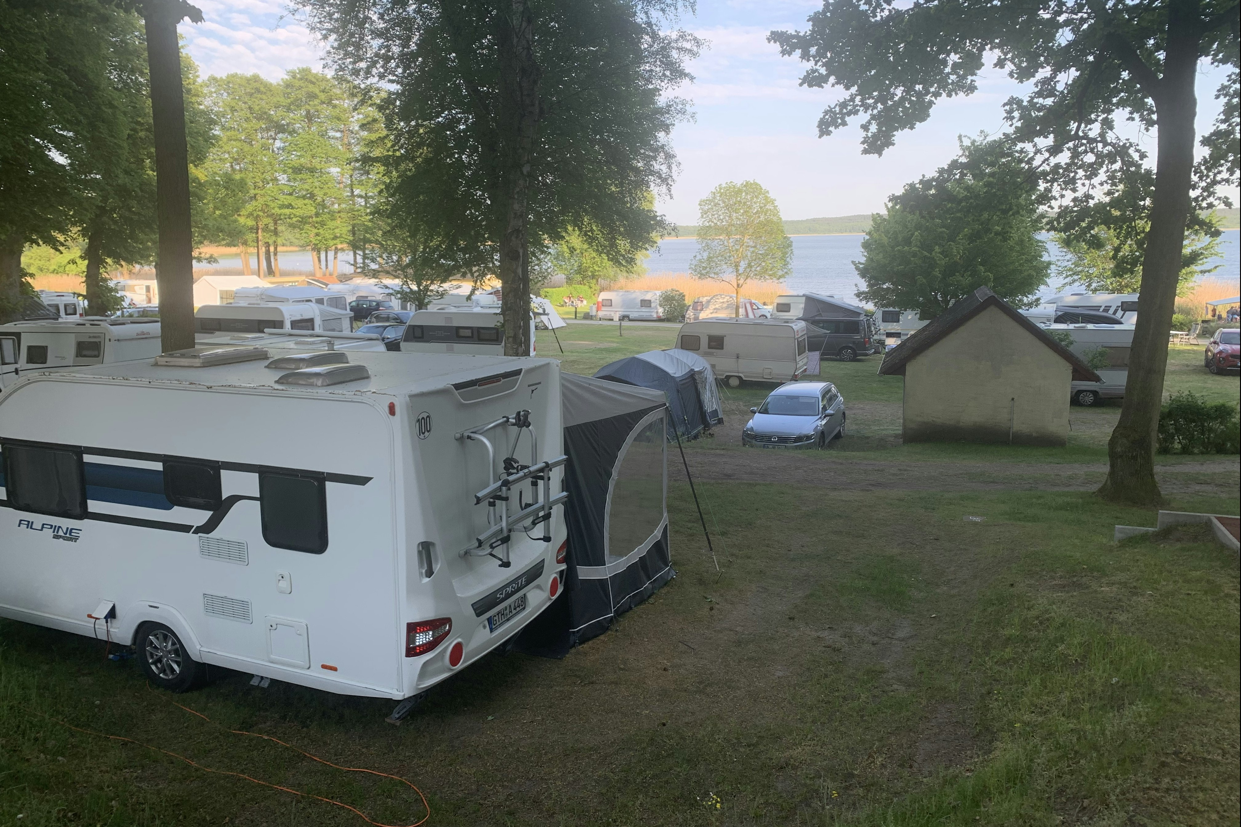 Campingplatz am Zwenzower Ufer  Camping Zwenzower Ufer - Standplätze auf dem Campingplatz