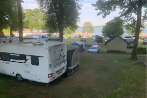 Campingplatz am Zwenzower Ufer Camping Zwenzower Ufer - Standplätze auf dem Campingplatz