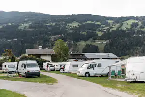 Campingdorf Hofer - Wohnmobil- und Wohnwagenstandplätze auf der Wiese