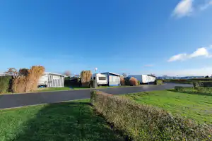 Campingland Ostsee - Stellplaetze auf der Wiese