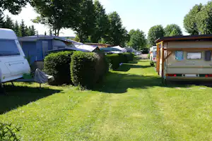 Campingparadies Nixi - Wohnmobil- und Wohnwagenstellplätze im Grünen auf dem Campingplatz