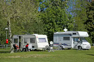 KNAUS Campingpark Bad Kissingen - Stellplätze im Grünen