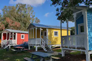 Camping & Ferienpark Falkensteinsee Campingpark Falkensteinsee - Mietunterkünfte mit kleiner Terrasse