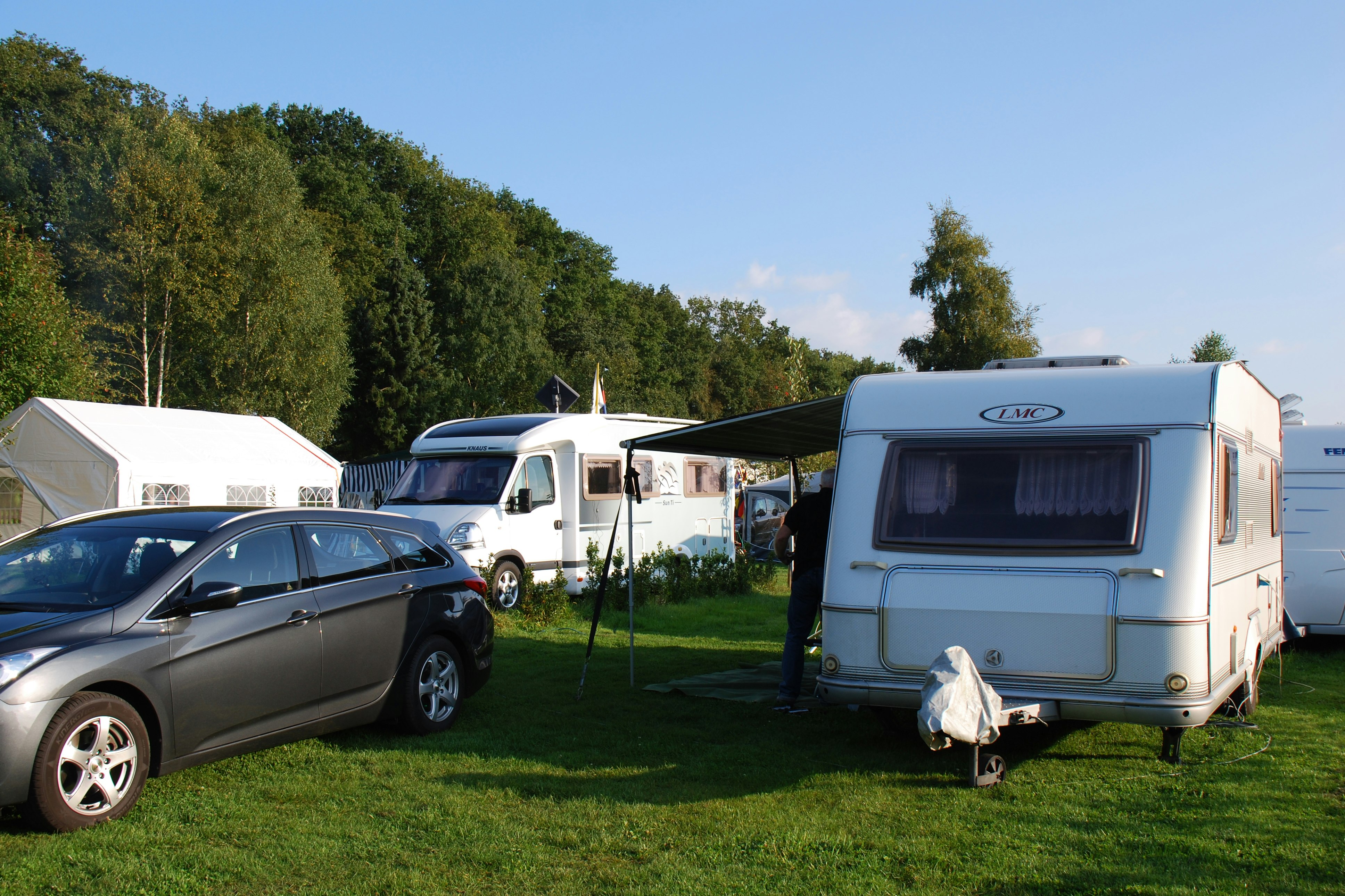 Camping & Ferienpark Falkensteinsee  Campingpark Falkensteinsee - Standplätze auf grüner Wiese