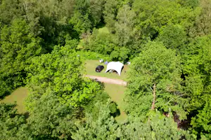 Campingpark Gartow - Blick auf einen Standplatz aus der Vogelperspektive