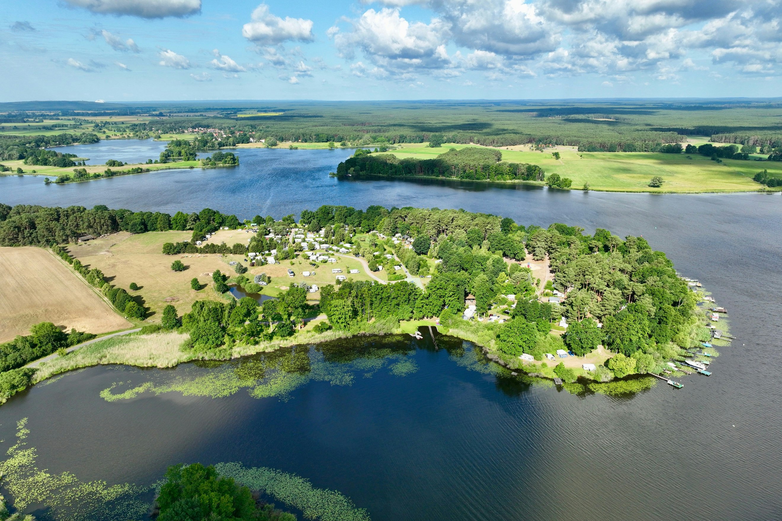 Campingpark Halbinsel Raatsch  - Luftaufnahme des Campingplatzes auf der Halbinsel