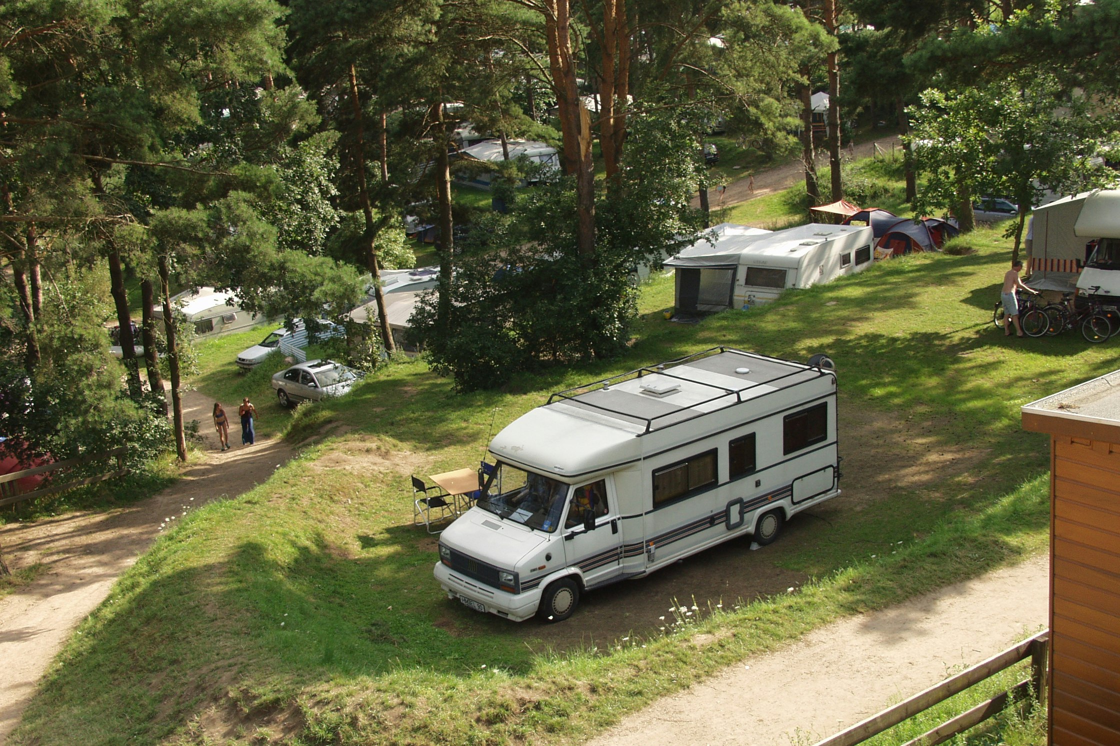 Campingpark Havelberge - Wohnmobil- und  Wohnwagenstellplätze im Schatten der Bäume