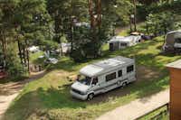 Campingpark Havelberge - Wohnmobil- und  Wohnwagenstellplätze im Schatten der Bäume