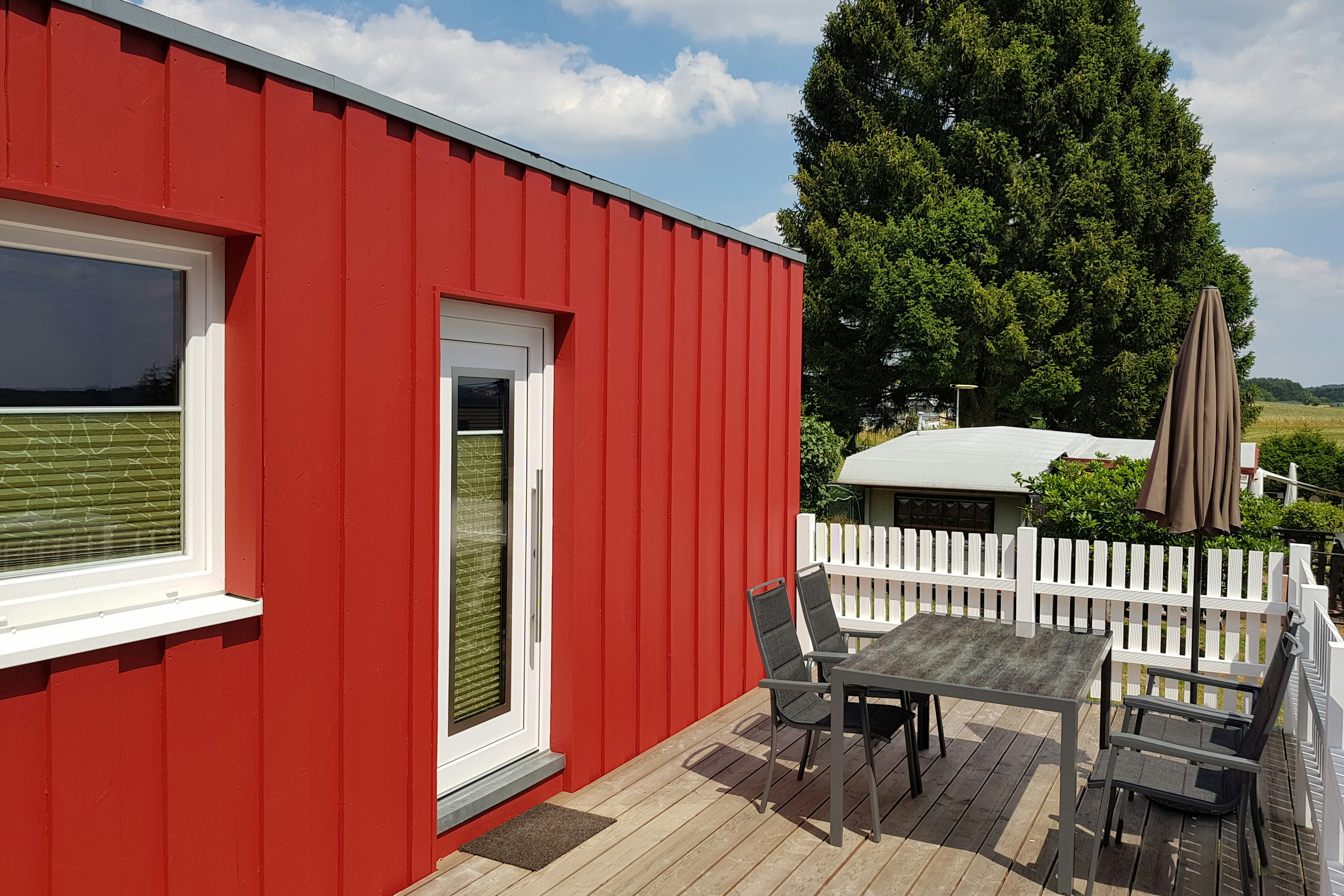 Campingpark im Bergischen Land  - Mobilheim mit Terrasse auf dem Campingplatz