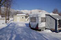 CampingPark Imst-West - Wohnwagen und Ferienhaus im Winter
