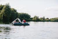 Campingpark Kalletal  - Tret Boot fahren auf dem Stemmer See am Campingplatz