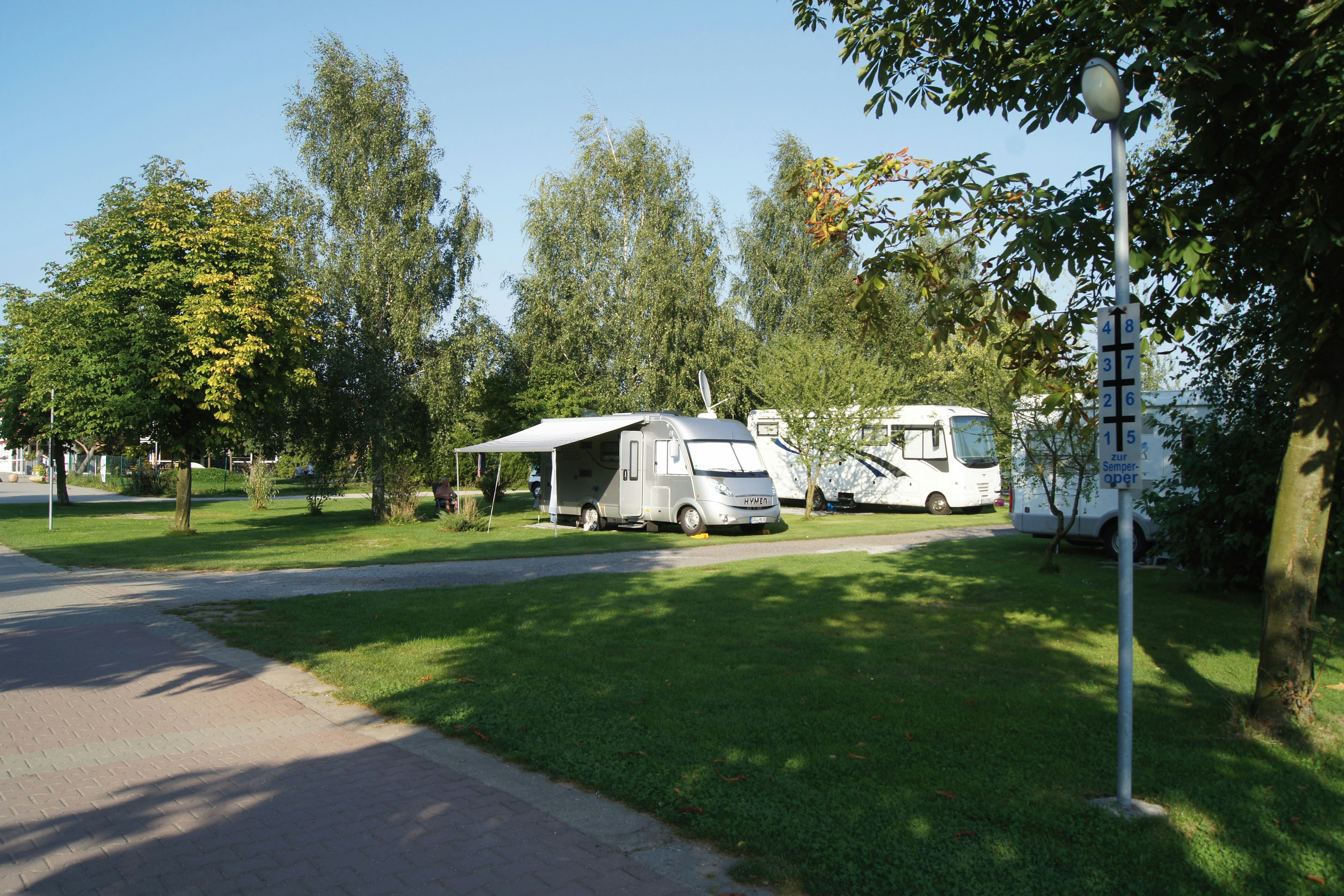 Campingpark LuxOase - Standplätze auf der Wiese auf dem Campingplatz