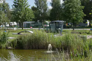 Campingpark LuxOase - Teich an der Minigolfanlage auf dem Campingplatz