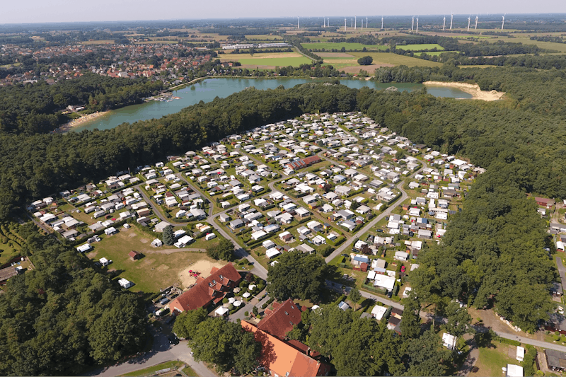 Campingpark Münsterland Eichenhof  -  Campingplatz am Feldmark See aus der Vogelperspektive