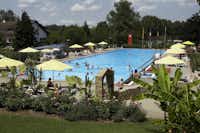 Campingpark Oase - Freibad mit Rutsche und Sportschwimmbecken auf dem Campingplatz