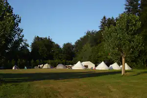 Campingpark Waldwiesen - Zeltplatz mit Bäumen