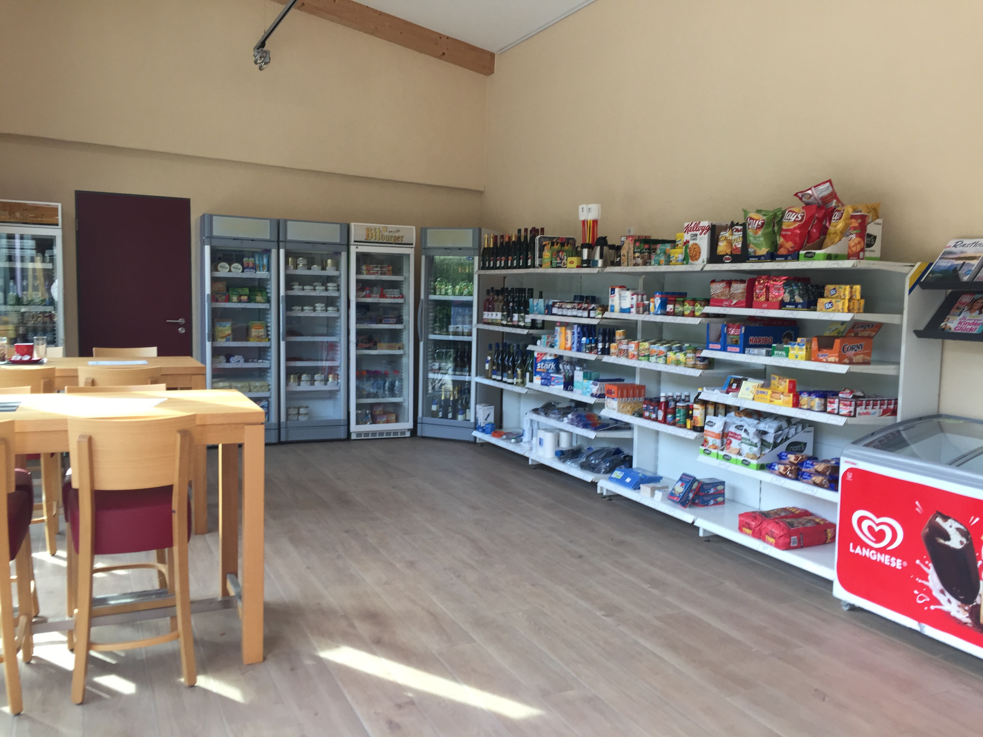 Campingpark Zell Mosel - Shop.JPG