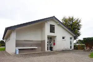Camping Zum Jone Bur - Sanitaergebaeude.jpg