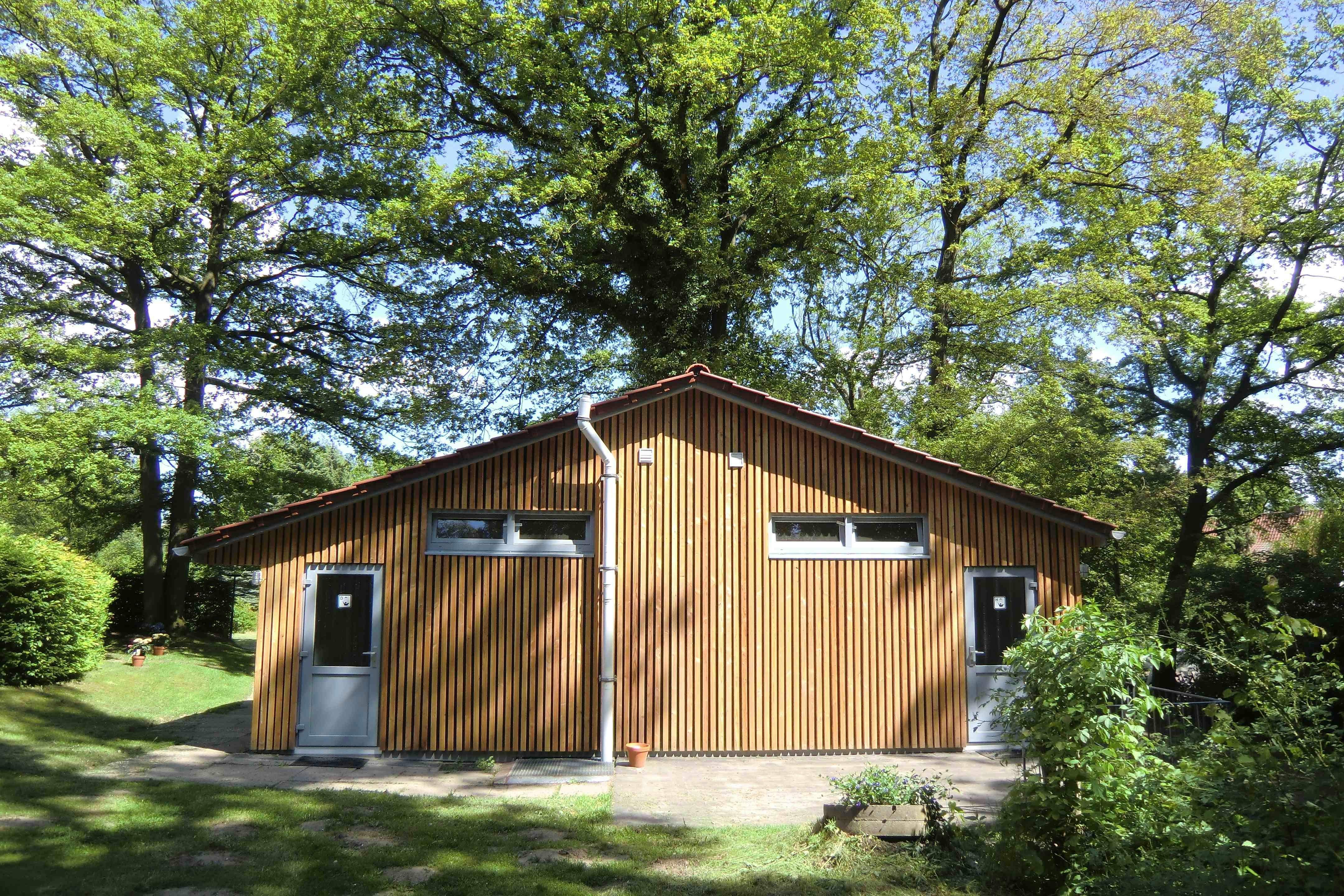 Campingplatz ABC Am Großensee - Außenansicht des Sanitärgebäudes