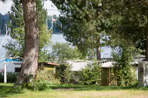 Campingplatz Aichalehof - Stellplätze mit Blick auf den See