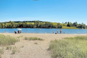 Campingplatz am Badsee - Blick auf den Badestrand am See