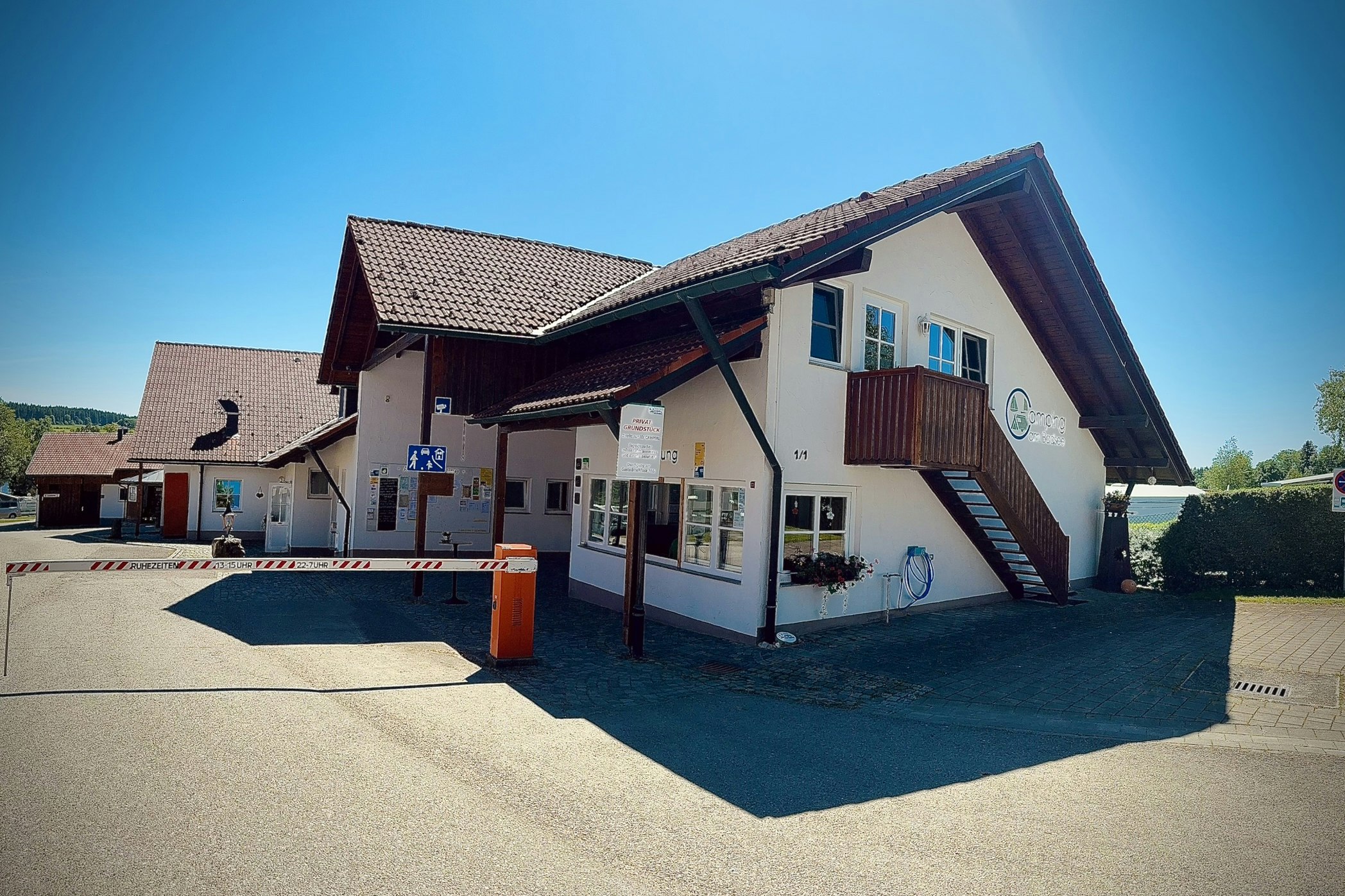 Campingplatz am Badsee - Einfahrt und Rezeption des Campingplatzes