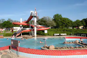 Campingplatz Am Hohen Hagen - Freibad mit Rutsche auf dem Campingplatz